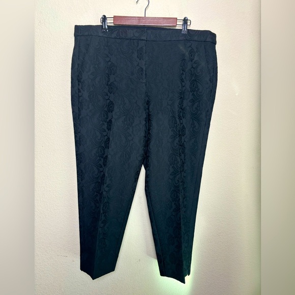 Chico’s Black Floral Lace Jacquard Knit Stretch Cropped Ankle Pants 3 XL/16 - Picture 1 of 11
